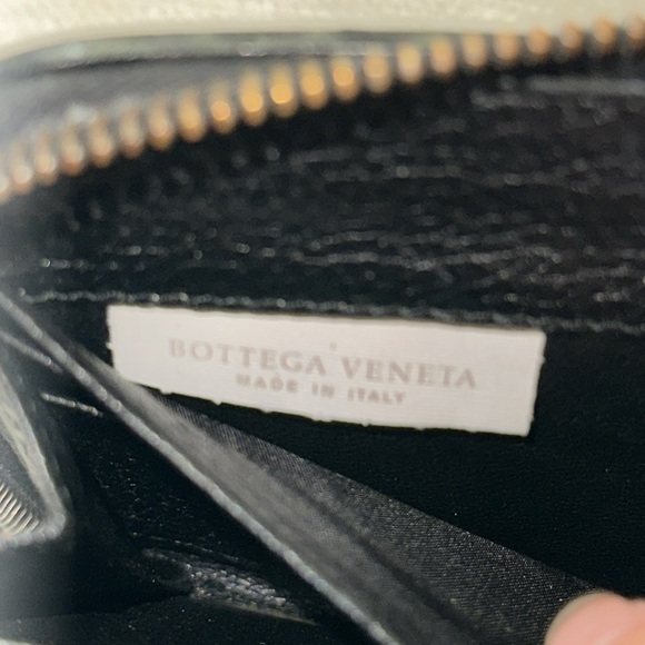 Bottega Veneta black leather full zippered long wallet diagonal intrecciato